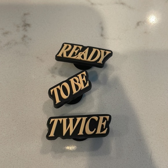 TWICE (kpop) Ready to Be 5th World Tour VIP Package merch - Picture 4 of 4